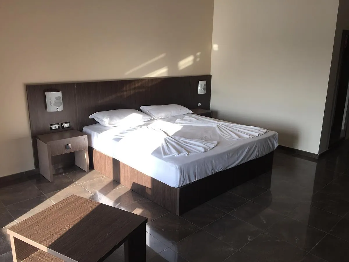 ***  דורס Herges Hotel אלבניה